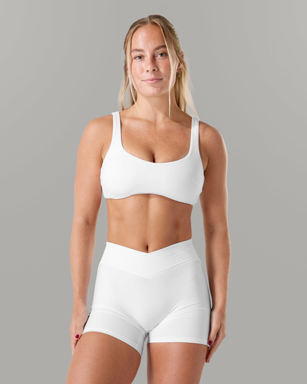 Lina Bra - White - Best Sports Bra | Alphalete