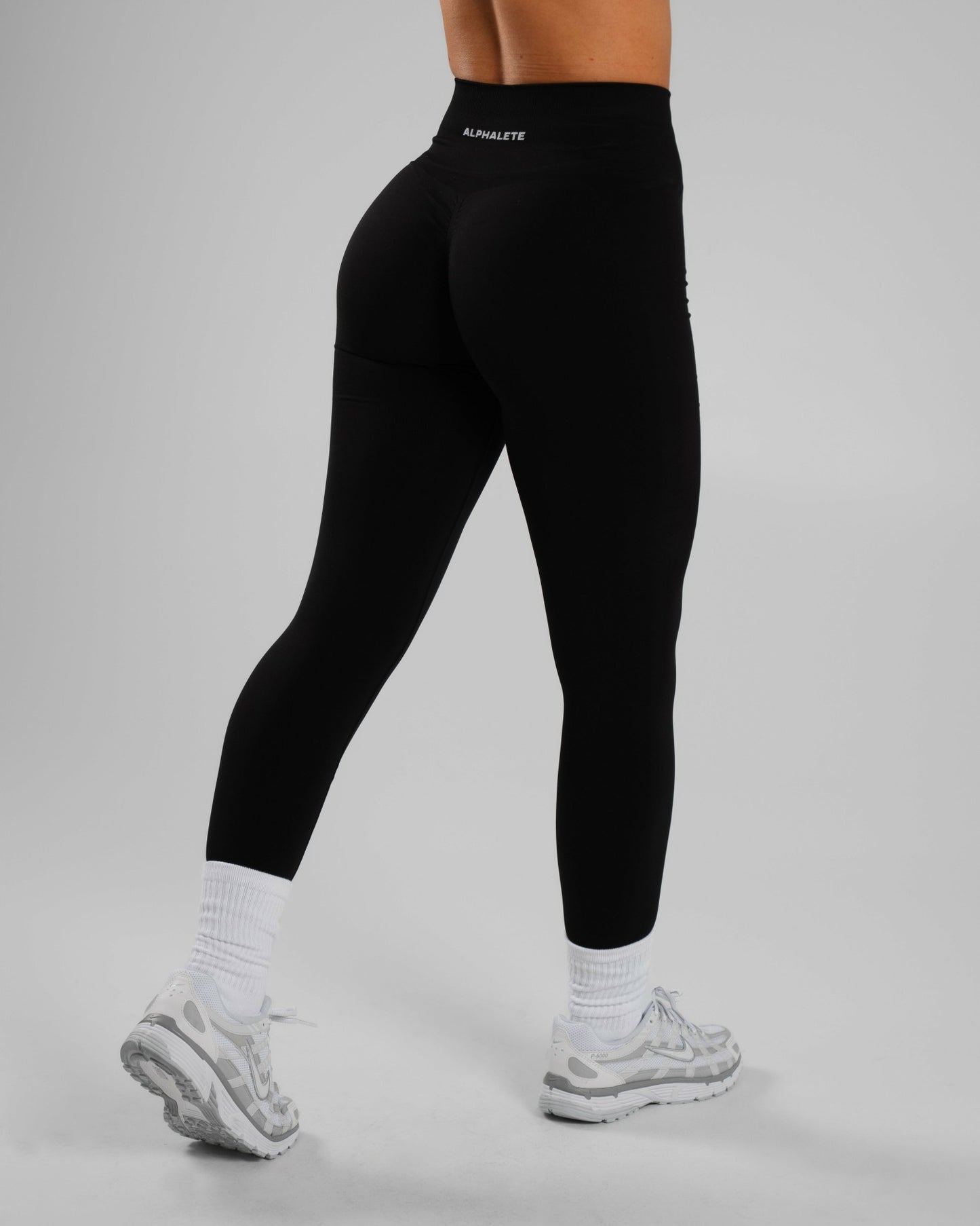 Amplify Ultra-High Rise Legging - Black | Alphalete