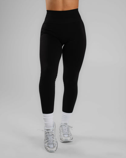 Amplify Ultra-High Rise Legging - Black | Alphalete