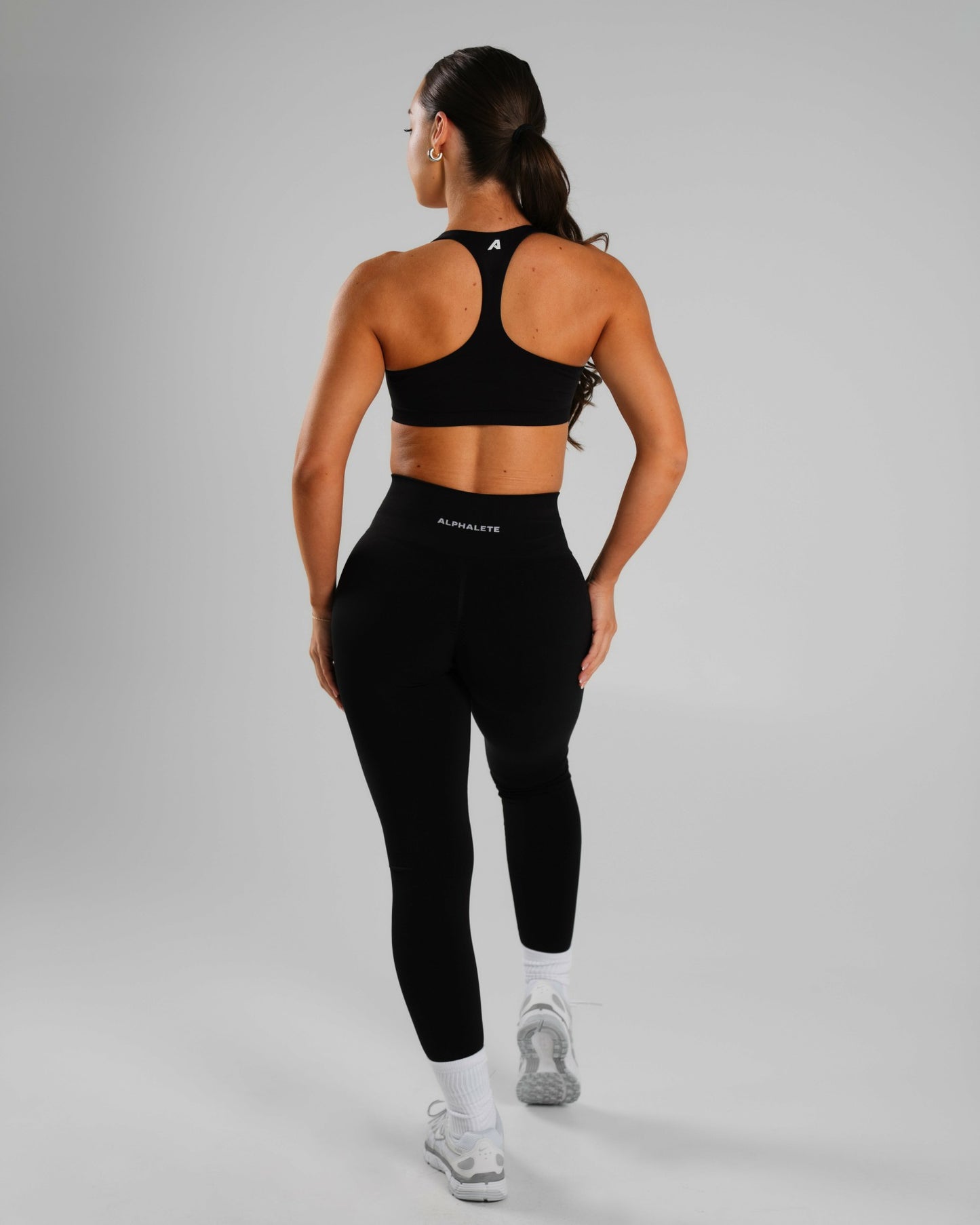 Amplify Ultra-High Rise Legging - Black | Alphalete