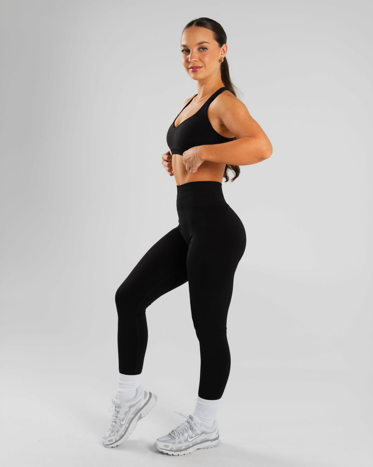 Amplify Ultra-High Rise Legging - Black | Alphalete