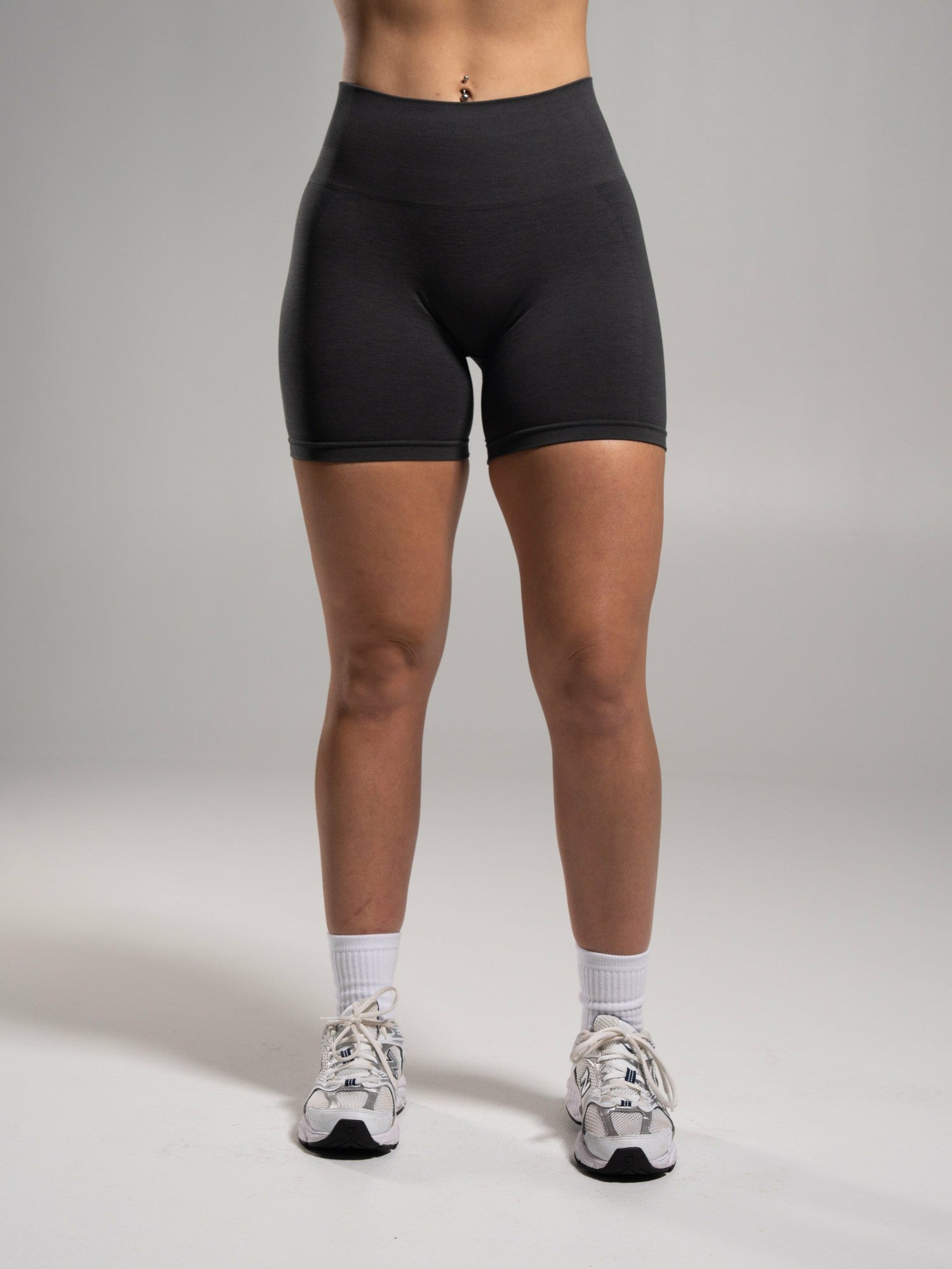 Pump Mid Rise Short - Dark Heather Grey | Alphalete