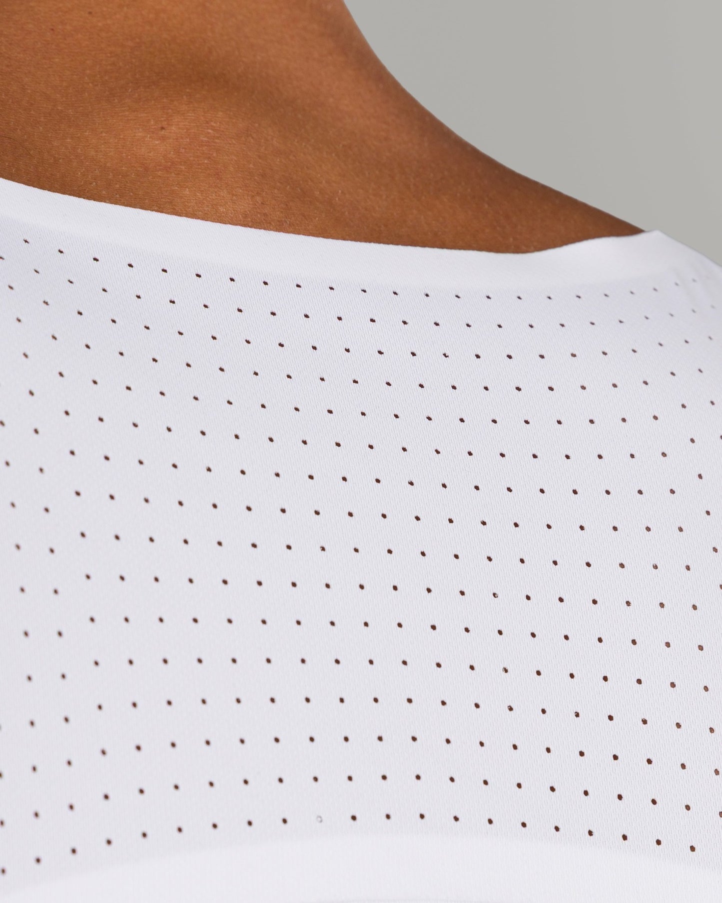 AeroFlex Vault Tank - White - Mens Workout Tee | Alphalete