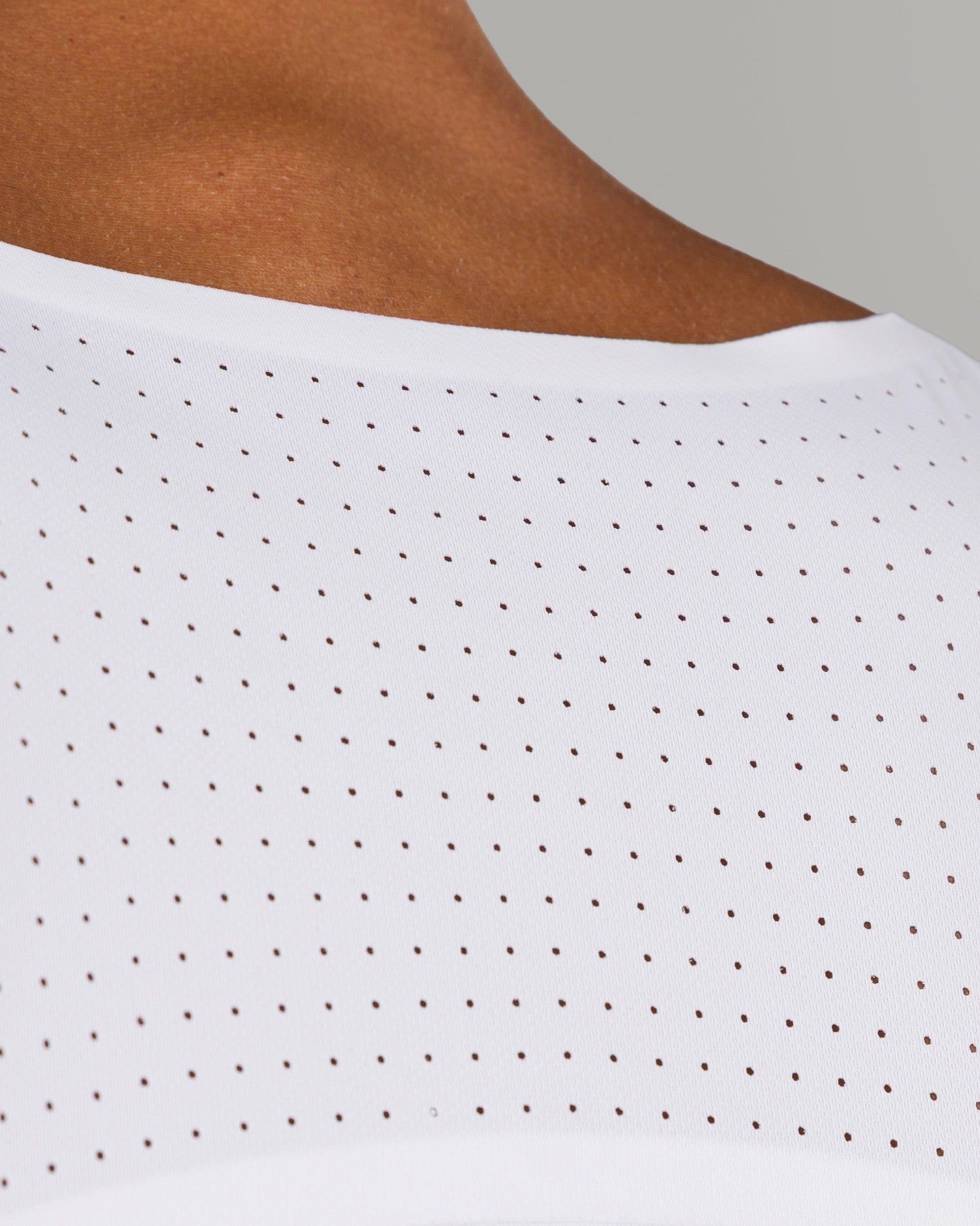 AeroFlex Vault Tank - White - Mens Workout Tee | Alphalete