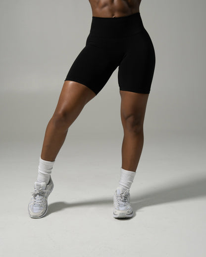 Pump Mid Rise Biker Short - Black | Alphalete