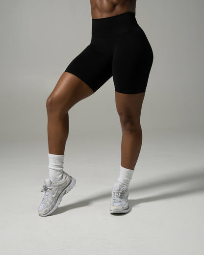 Pump Mid Rise Biker Short - Black | Alphalete