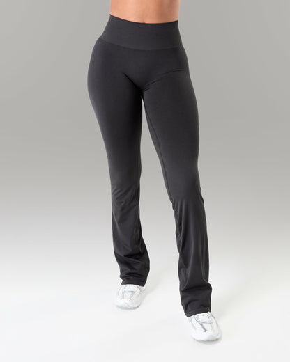 Amplify Ultra-High Rise Flared Pant Long - Black | Alphalete