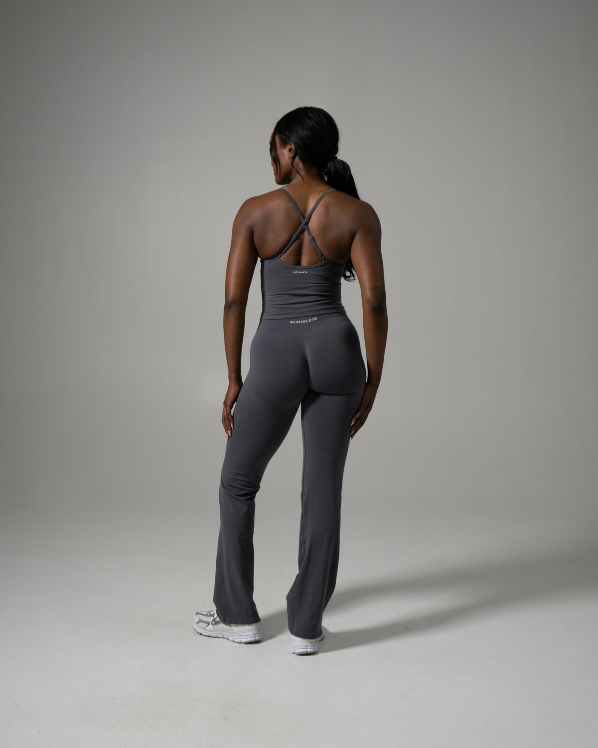 Pump Mid Rise Flared Pant Long - Thunderstorm | Alphalete