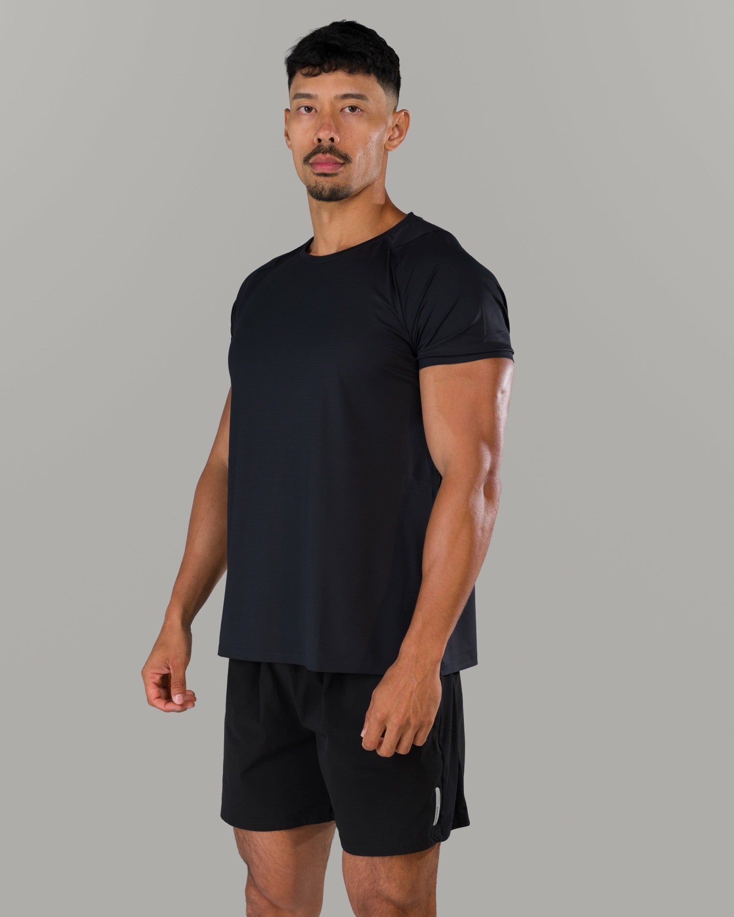 Proflex Tee - Black - Mens Workout Tee | Alphalete