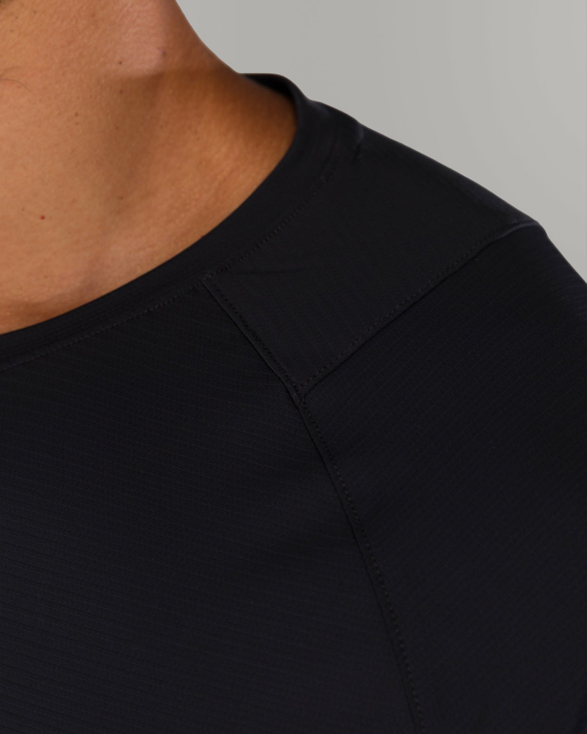 Proflex Tee - Black - Mens Workout Tee | Alphalete