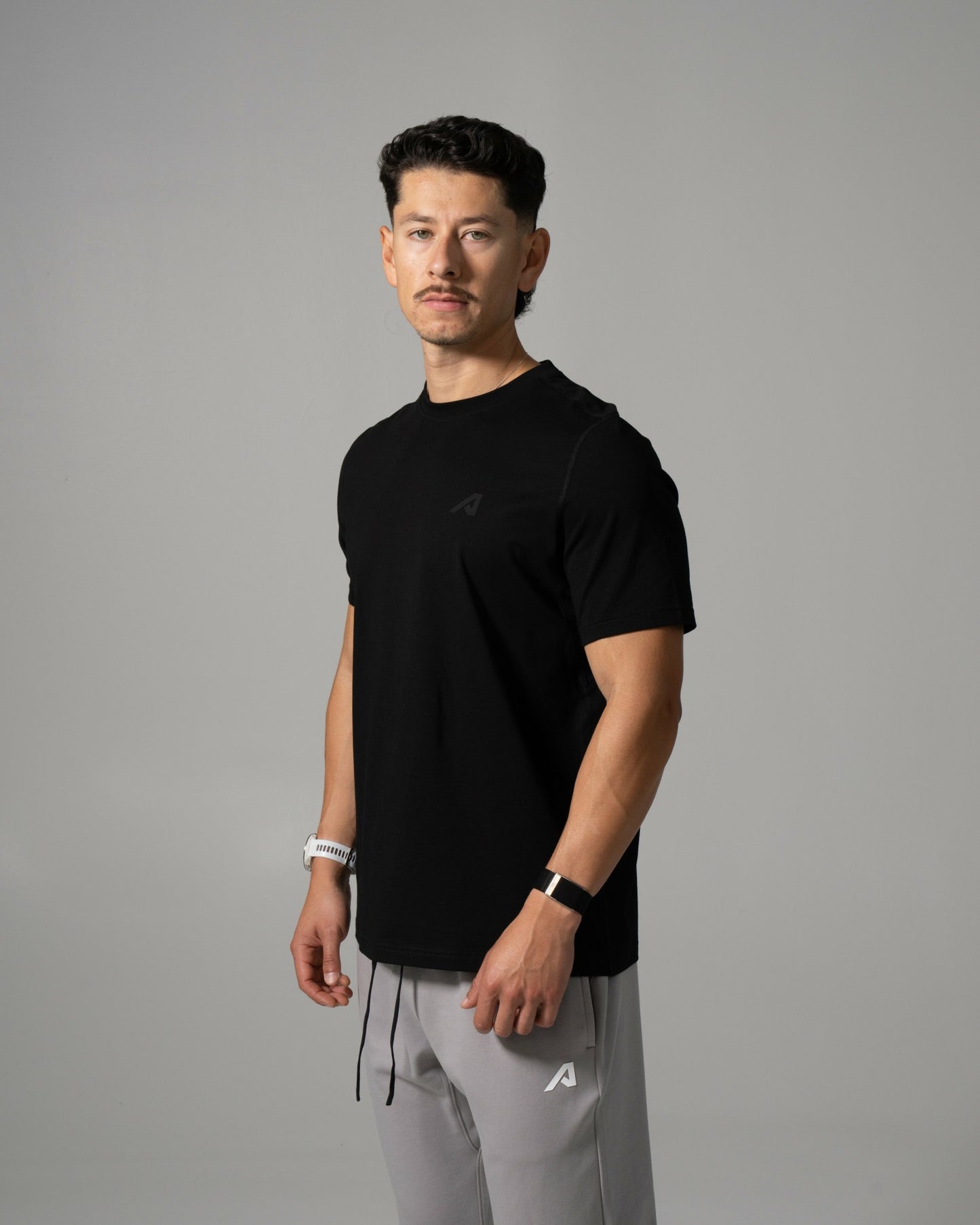 Momentum Tee - Black - Mens Workout Tee | Alphalete