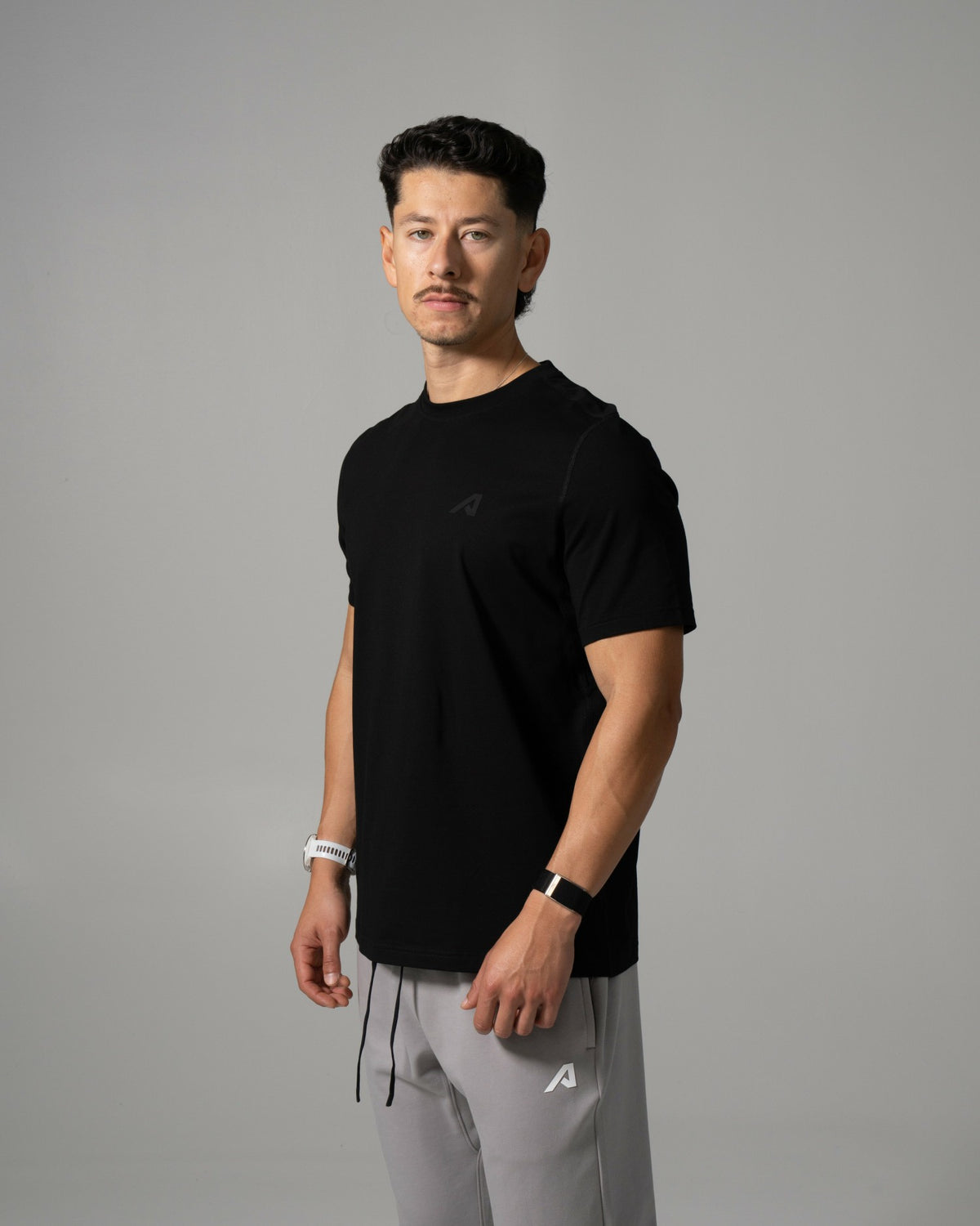 Momentum Tee - Black - Mens Workout Tee | Alphalete
