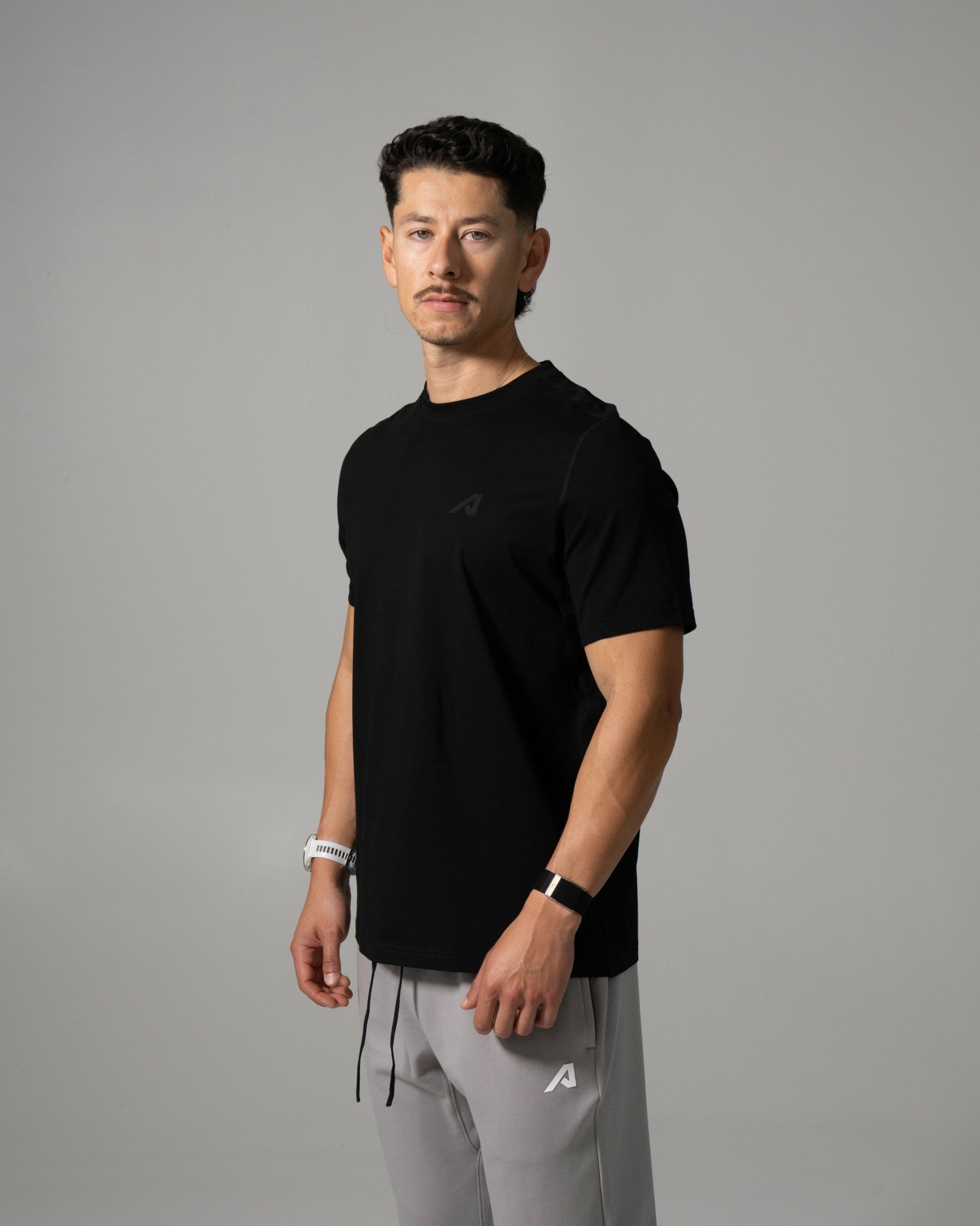 Momentum Tee - Black - Mens Workout Tee | Alphalete
