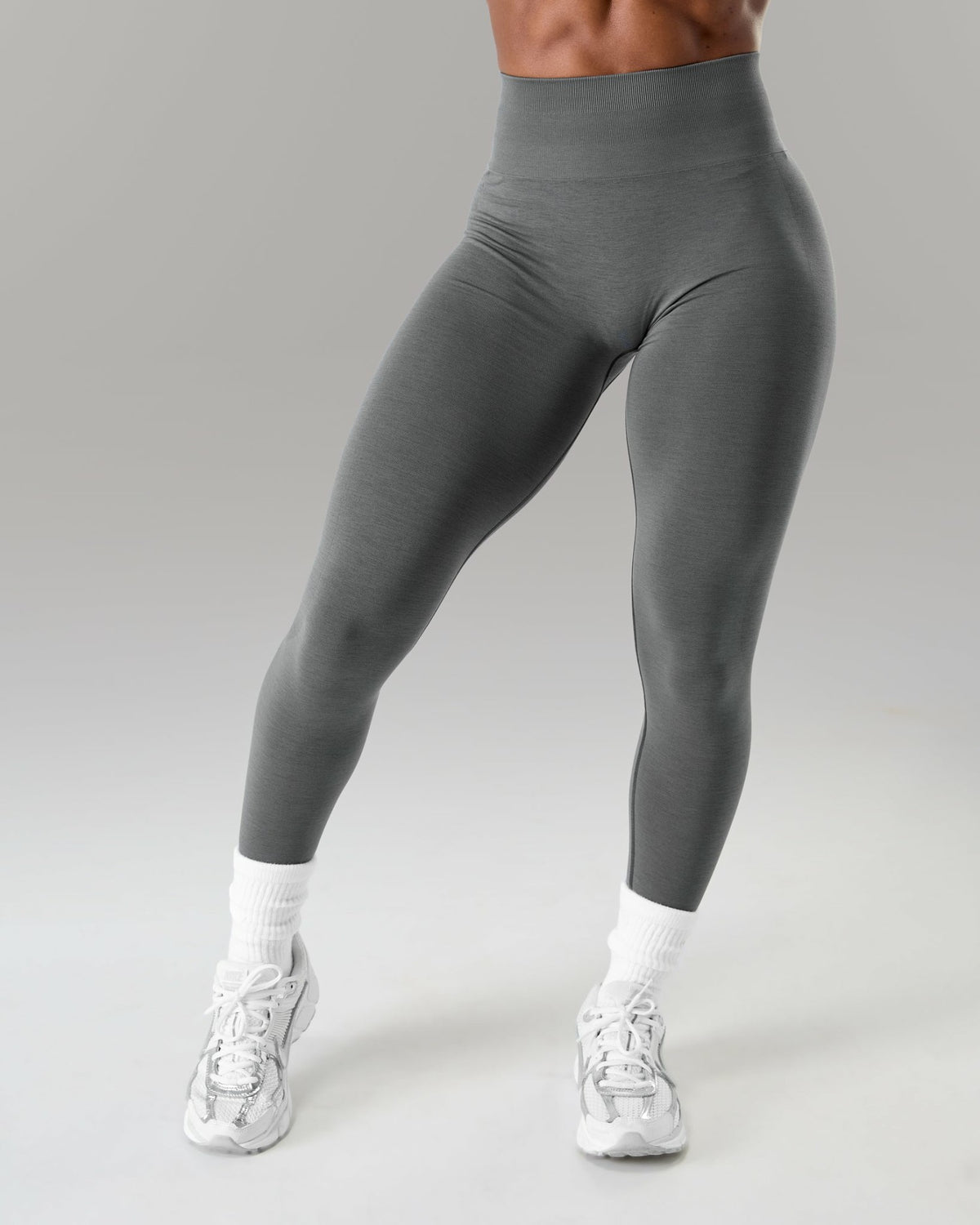 Amplify Ultra-High Rise Legging - Smoke | Alphalete