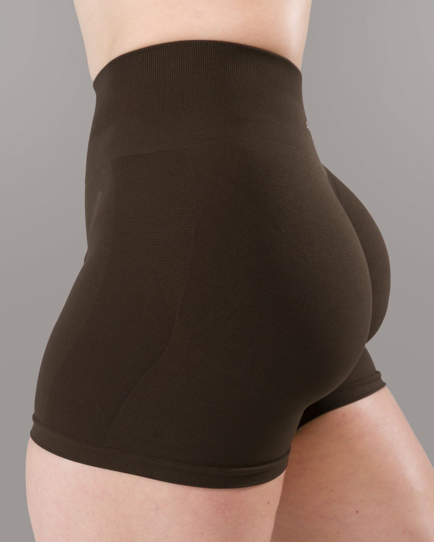 Pump Mid Rise Short - Espresso - Workout Clothes For Women | Alphalete