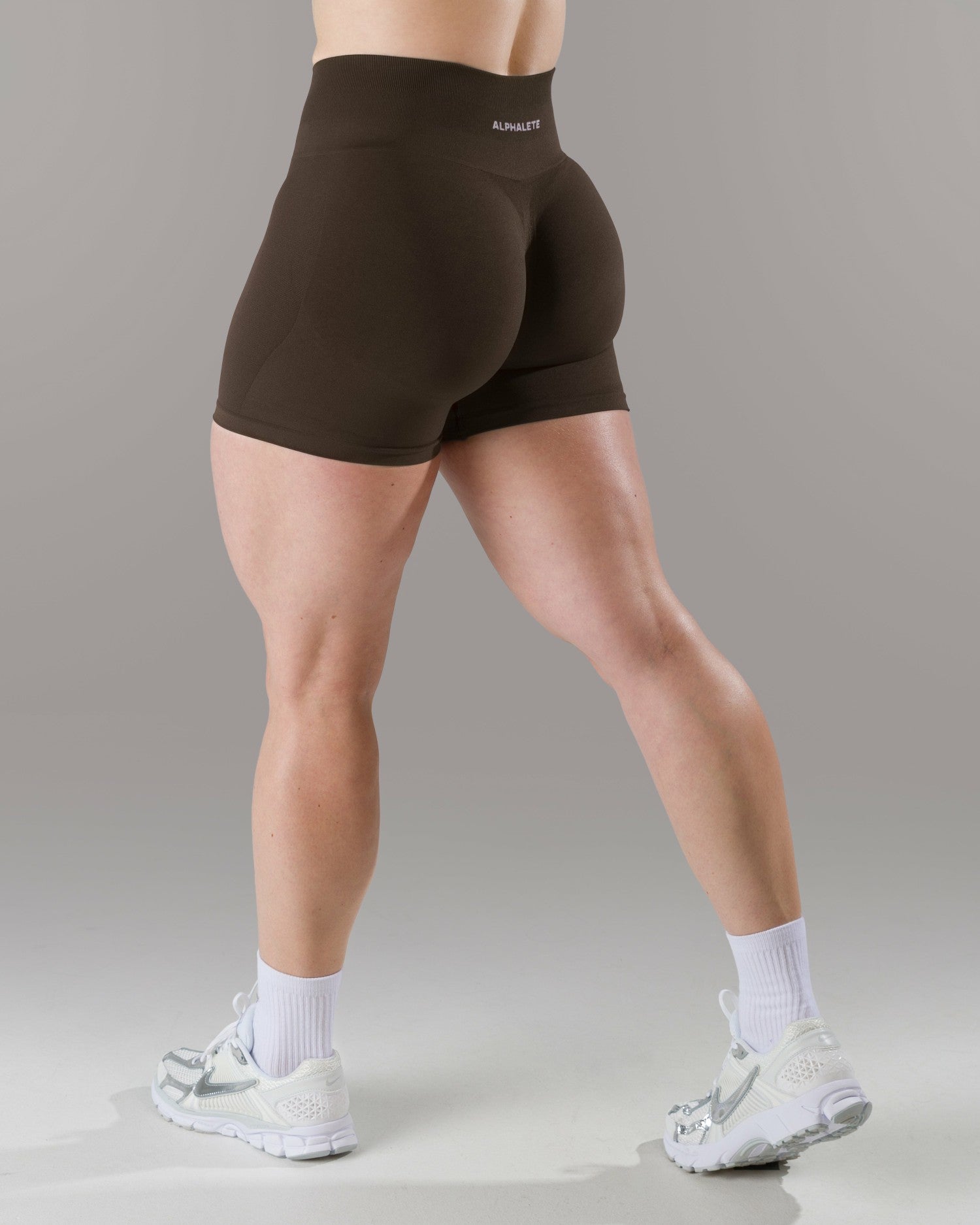Pump Mid Rise Short - Espresso - Workout Clothes For Women | Alphalete