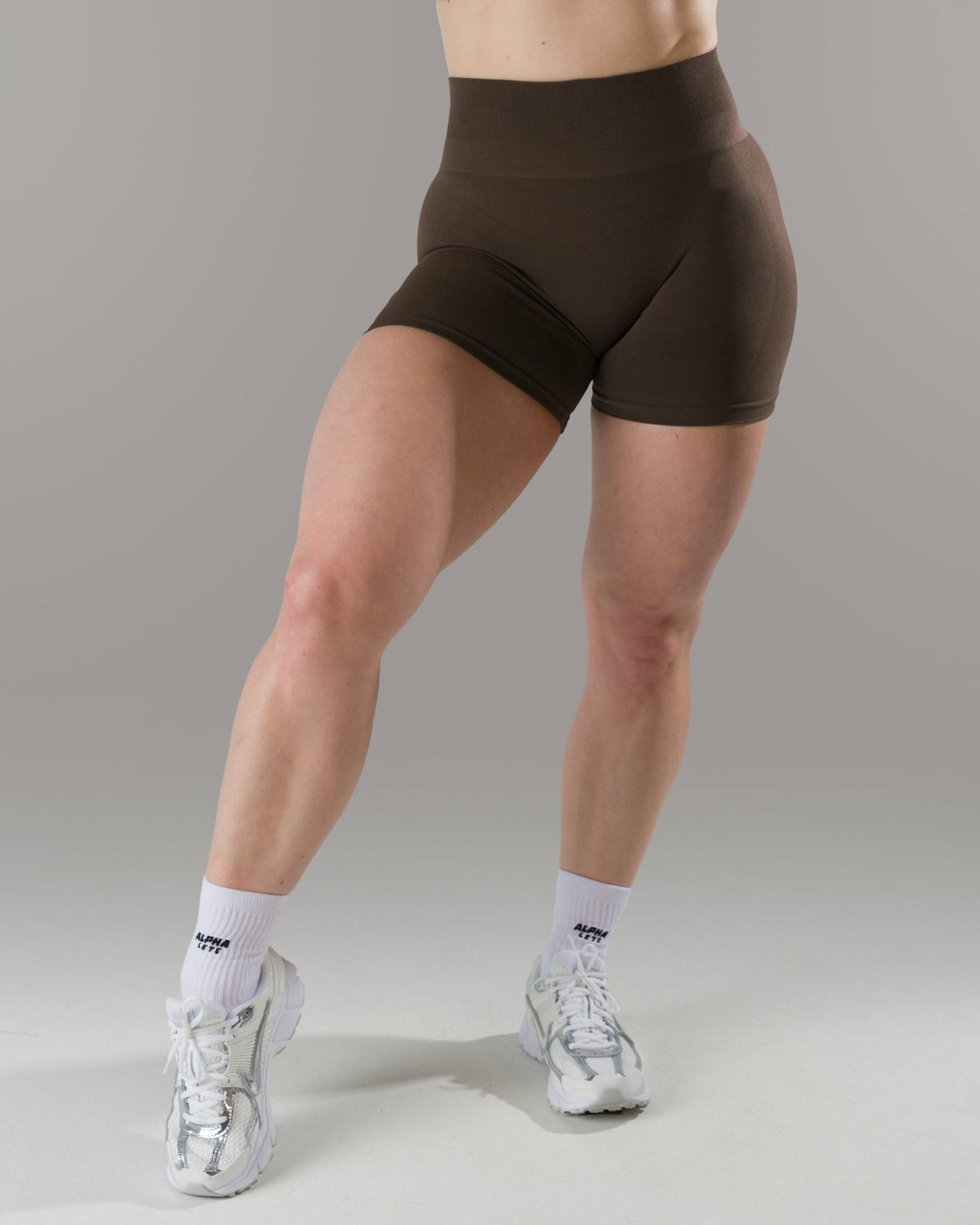 Pump Mid Rise Short - Espresso - Workout Clothes For Women | Alphalete