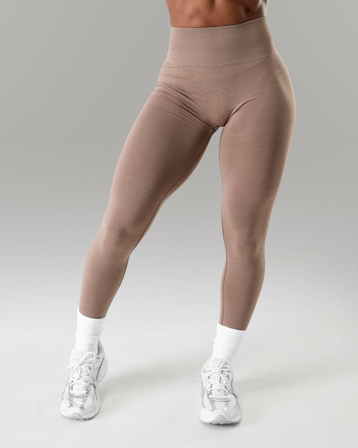 Amplify Ultra-High Rise Legging - Mocha | Alphalete
