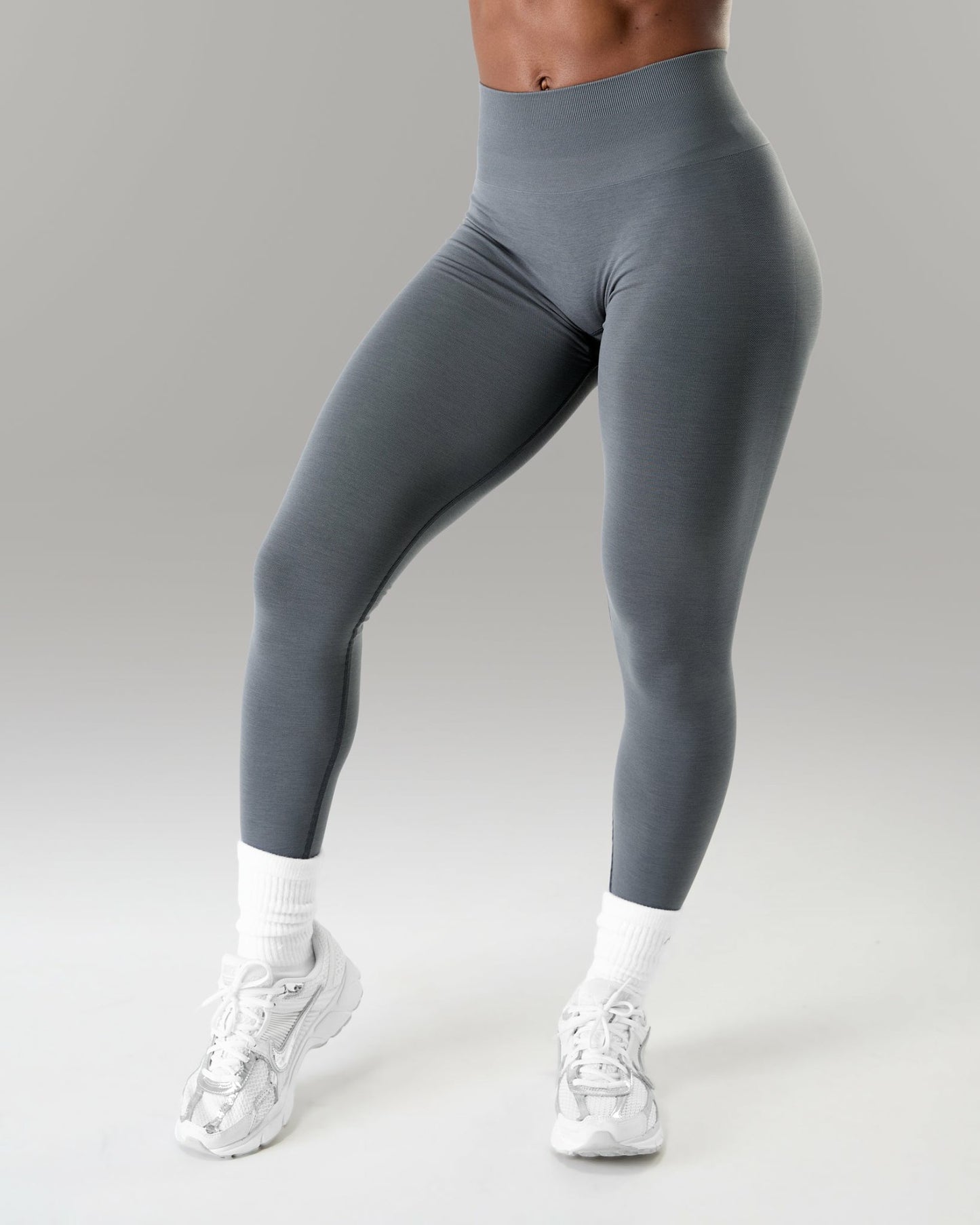 Amplify Mid Rise Legging - Smoke | Alphalete