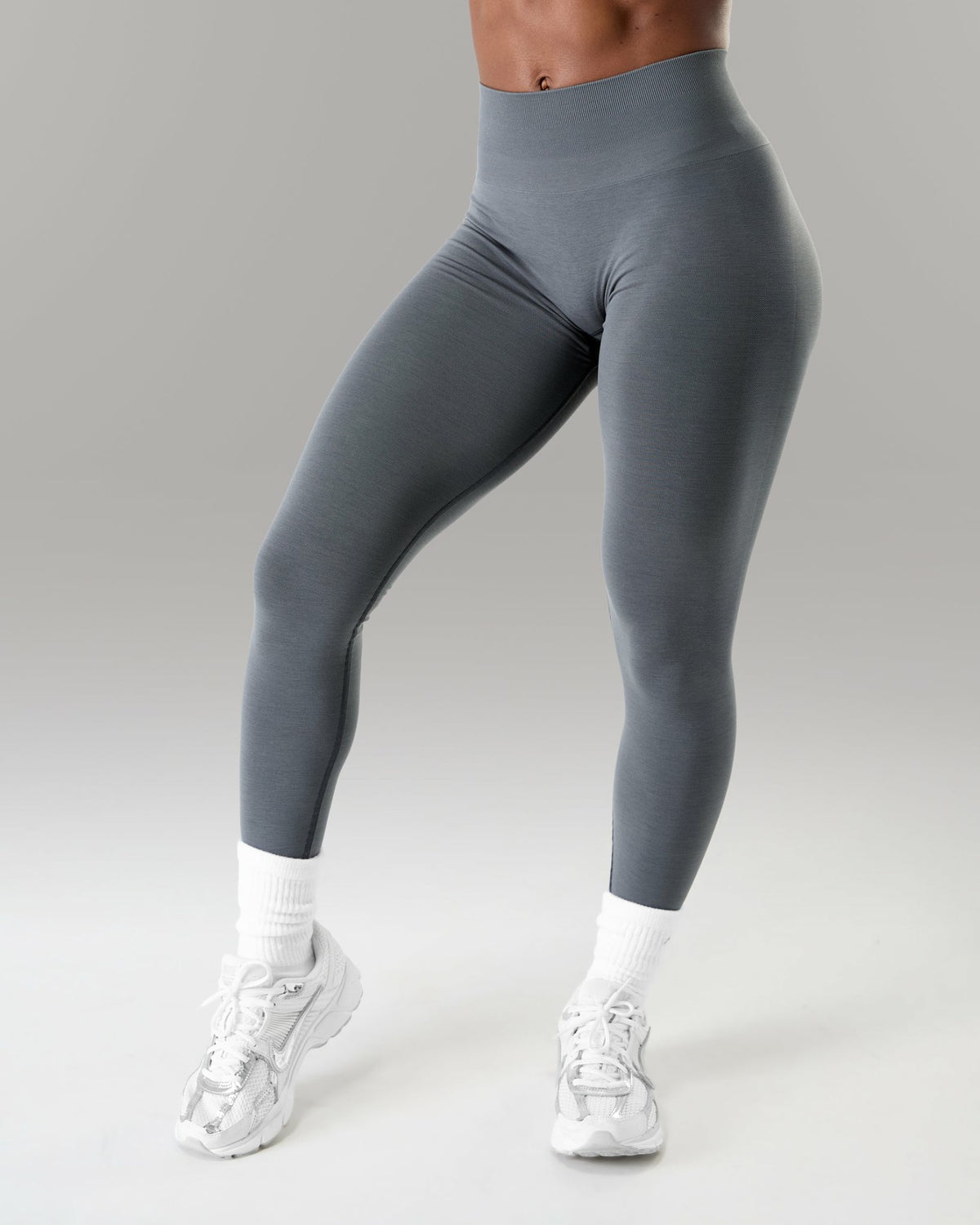 Amplify Mid Rise Legging - Smoke | Alphalete