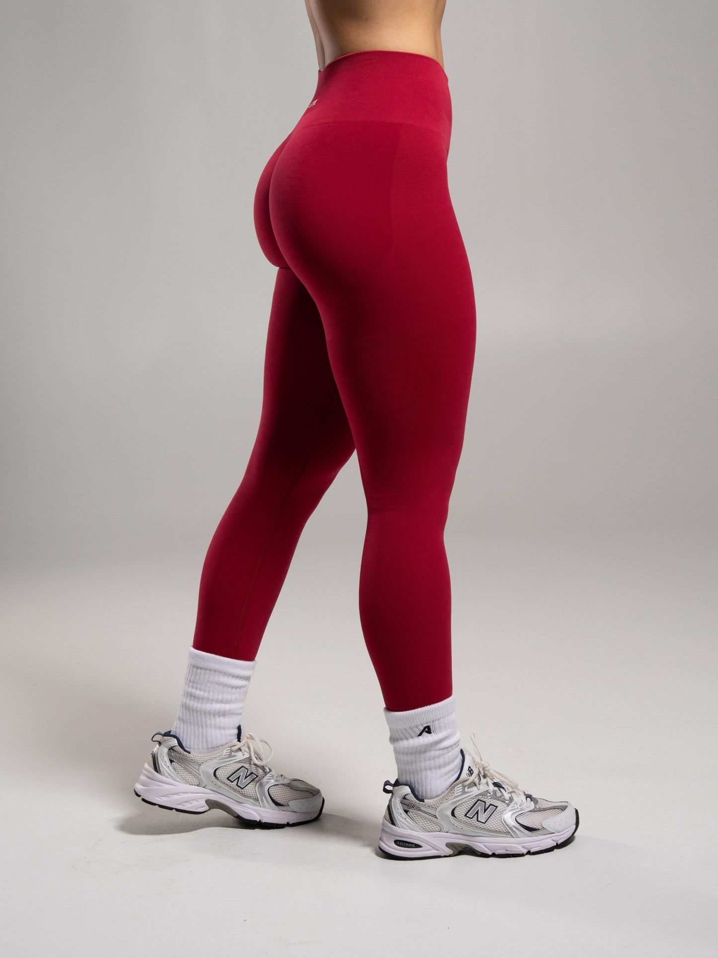 Pump Mid Rise Legging - Scarlet | Alphalete