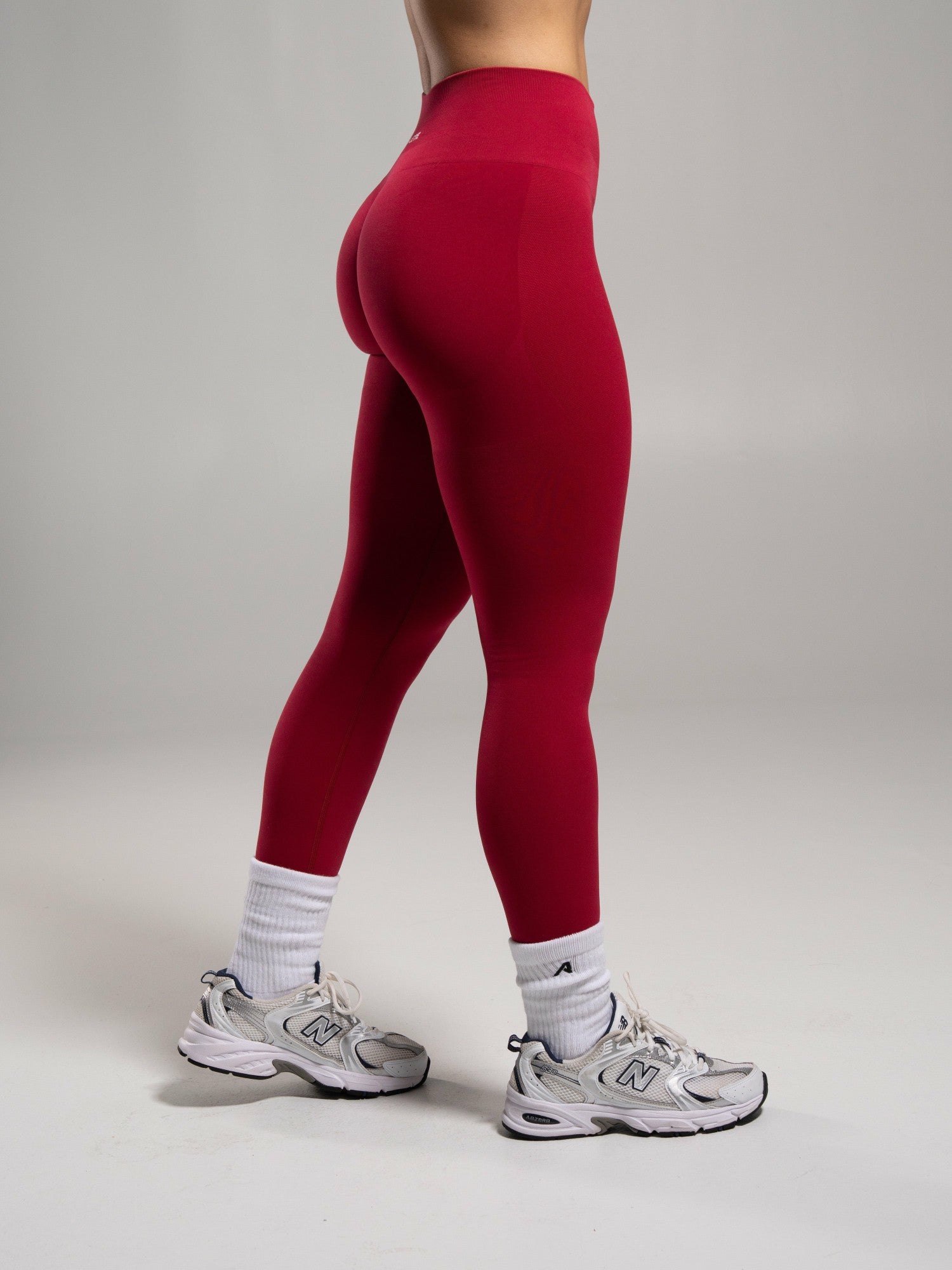 Pump Mid Rise Legging - Scarlet | Alphalete