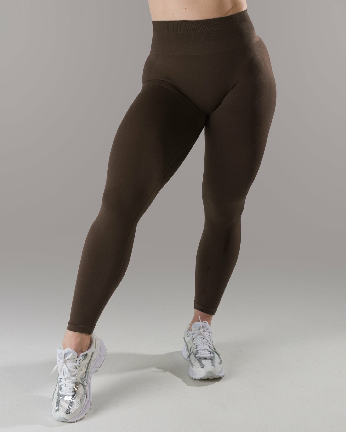 Pump Mid Rise Legging - Espresso | Alphalete
